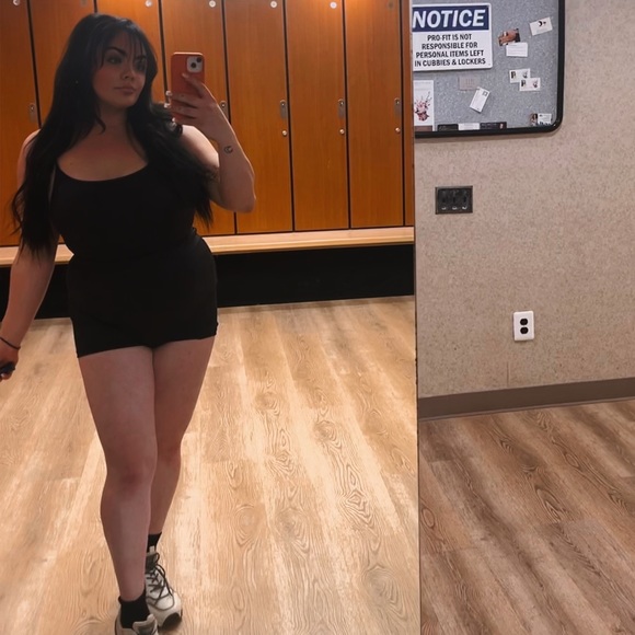 Meet your Posher, Michaela - Picture 2 of 5